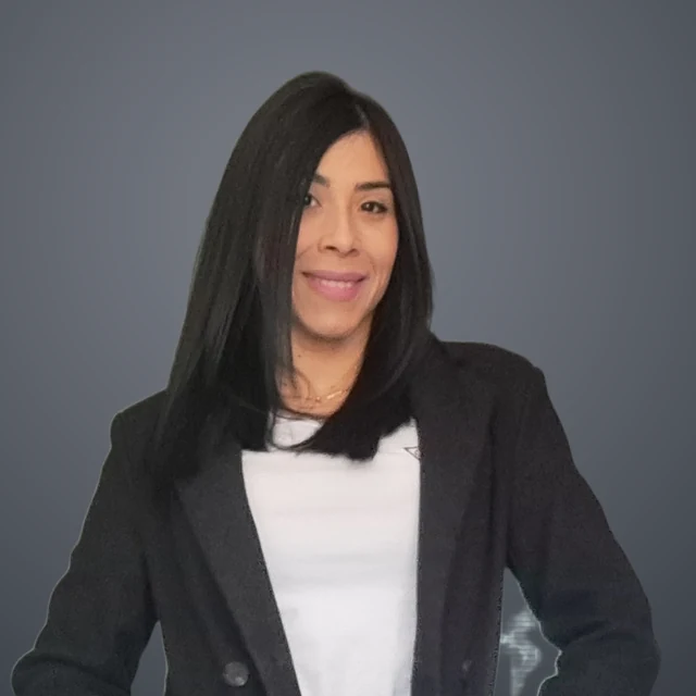 María I. Castro, Legal at Deskte